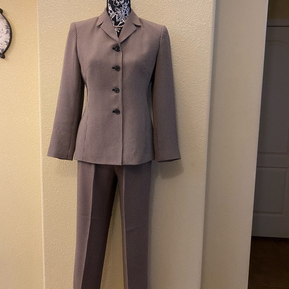 Vintage Tan and Black Style & Co Pant Suit